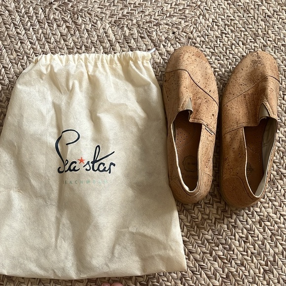 Artelusa Cork Tom Slip-Ons - Picture 4 of 4